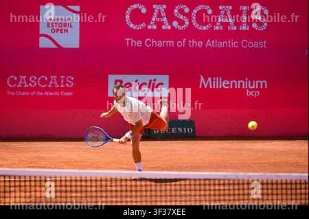 Nuno Borges en pleine action lors d'un match au tournoi à Estoril, Portugal.