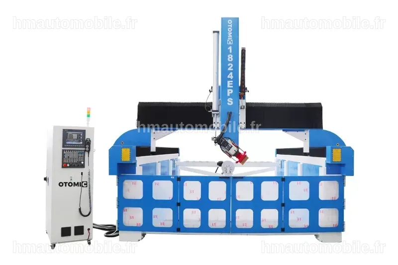 Fraiseuse CNC utilisée pour sculpter des modèles en polystyrène.