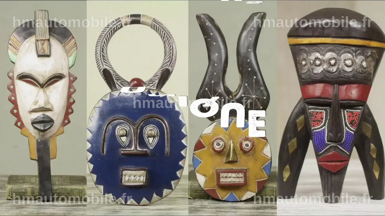 Artisan créant un masque africain, montrant le processus de fabrication traditionnel.